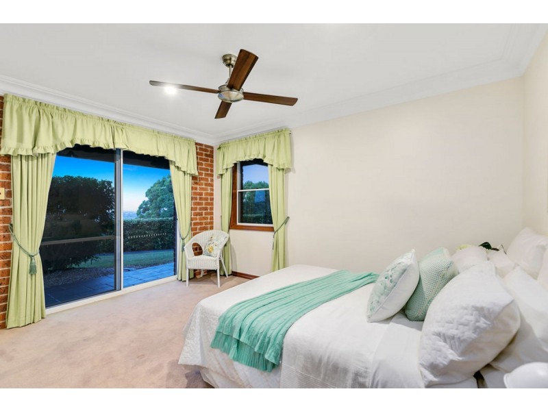 24 Pemberton Close, Mount Nathan QLD 4211