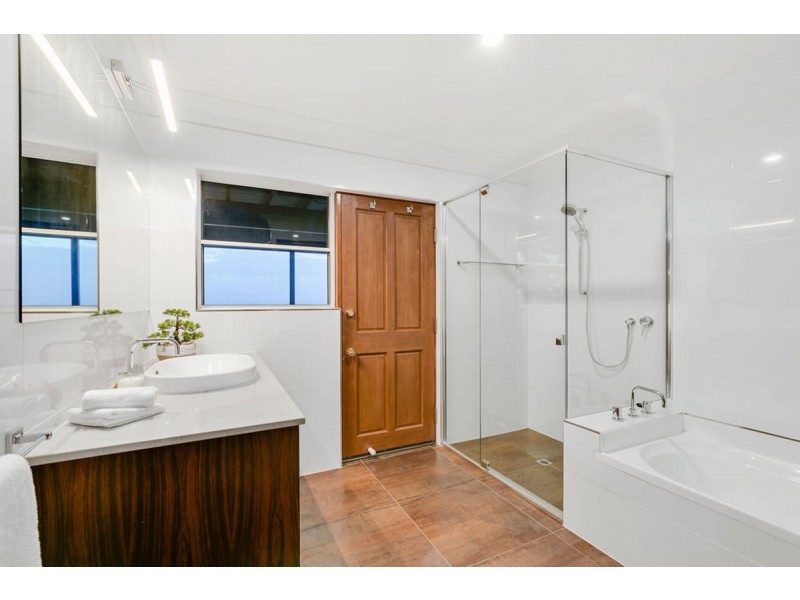 24 Pemberton Close, Mount Nathan QLD 4211