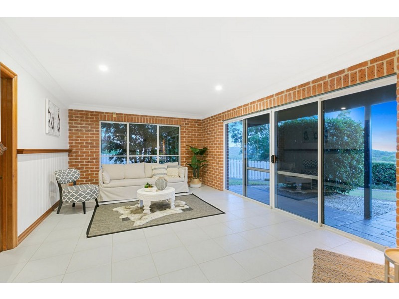 24 Pemberton Close, Mount Nathan QLD 4211