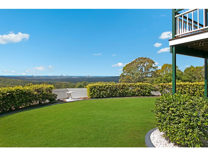 24 Pemberton Close, Mount Nathan QLD 4211