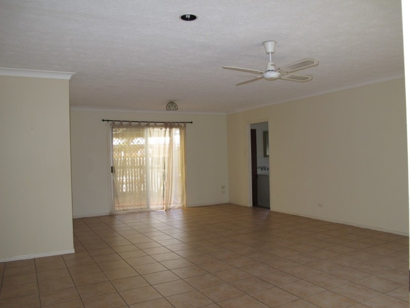 4 Guthrie Parade, Carrara QLD 4211