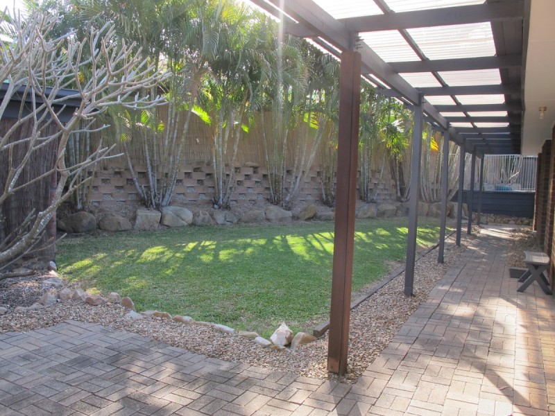 4 Guthrie Parade, Carrara QLD 4211