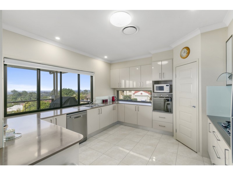 71 Kincaid Drive, Highland Park QLD 4211