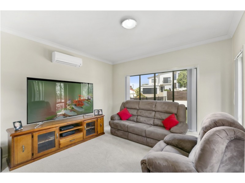 71 Kincaid Drive, Highland Park QLD 4211