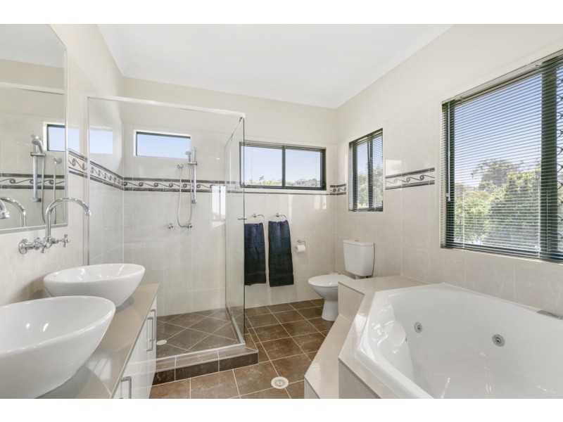 71 Kincaid Drive, Highland Park QLD 4211