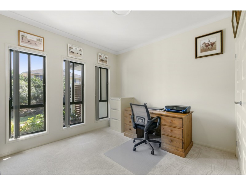 71 Kincaid Drive, Highland Park QLD 4211