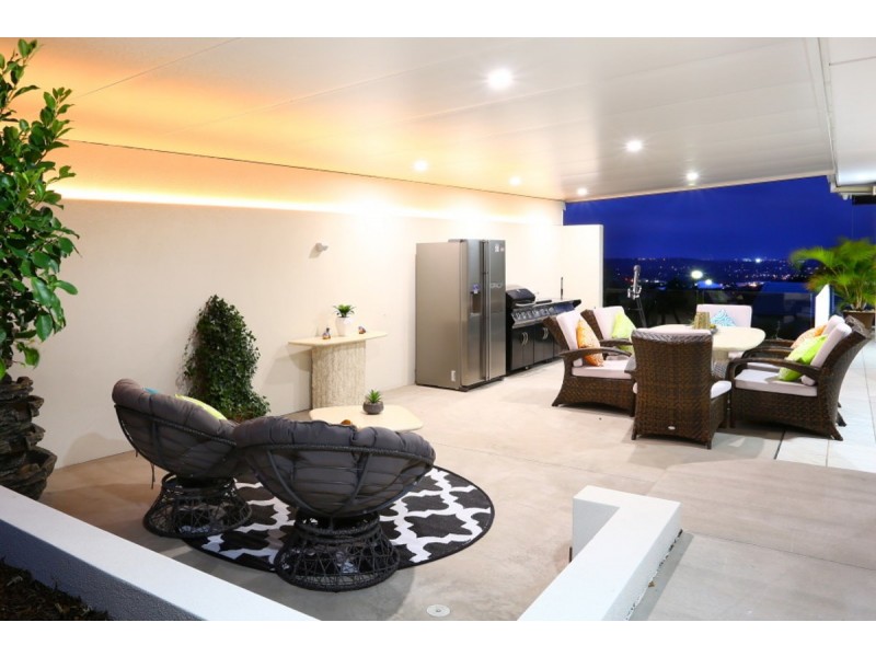 14 Parklane Place, Highland Park QLD 4211