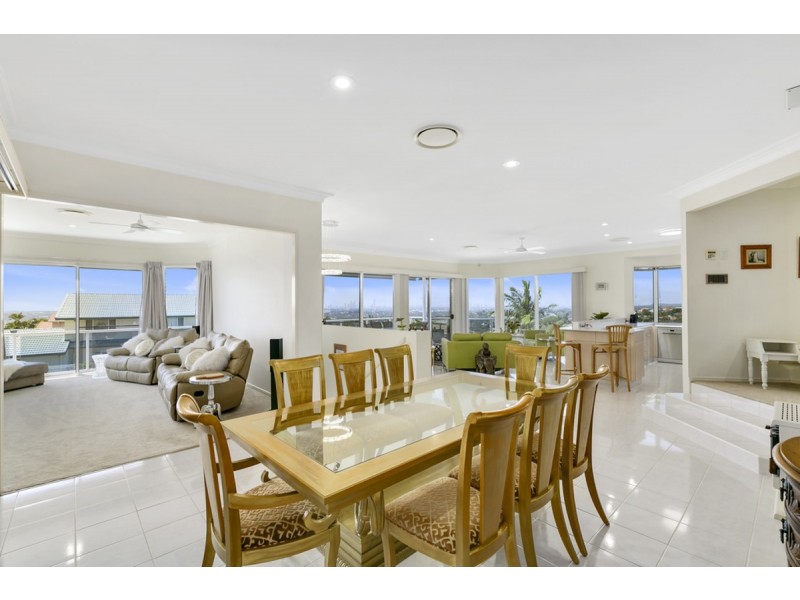 14 Parklane Place, Highland Park QLD 4211