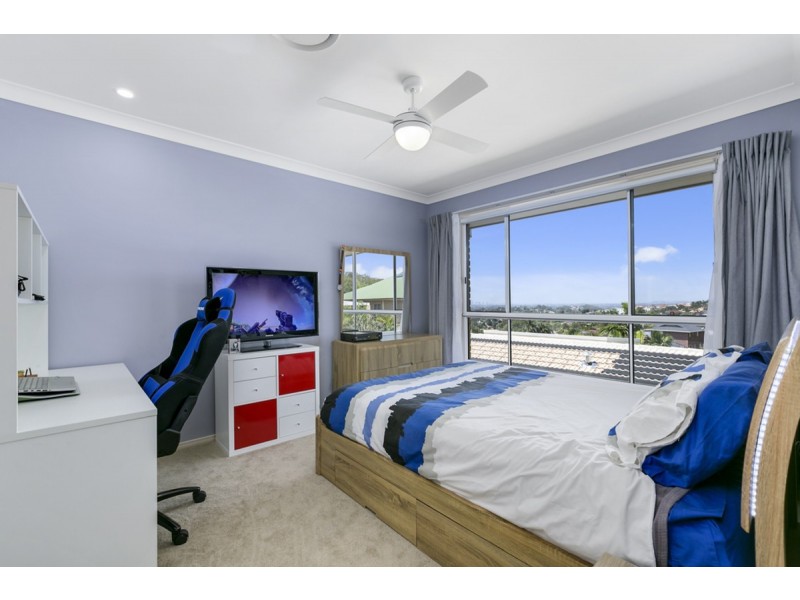 14 Parklane Place, Highland Park QLD 4211