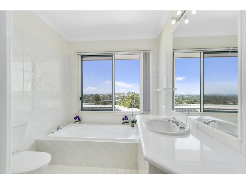 14 Parklane Place, Highland Park QLD 4211