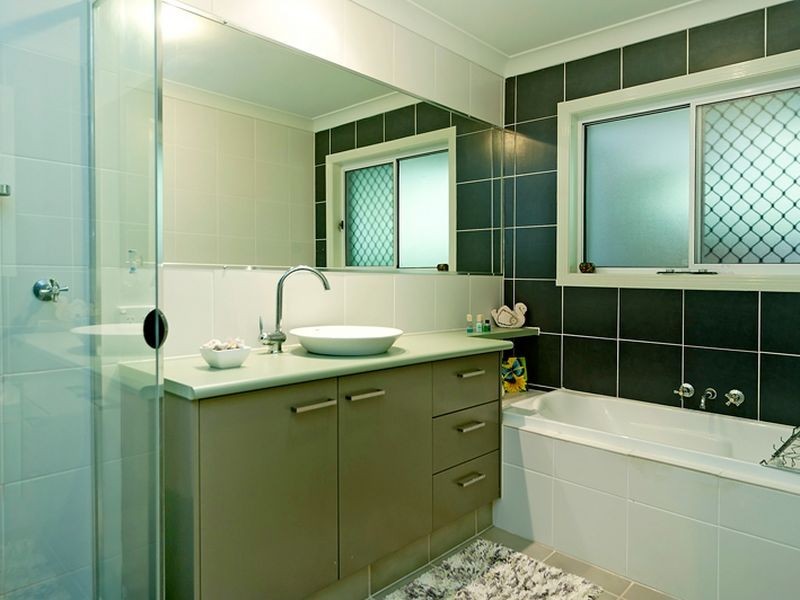 31 Riverwood Drive, Ashmore QLD 4214