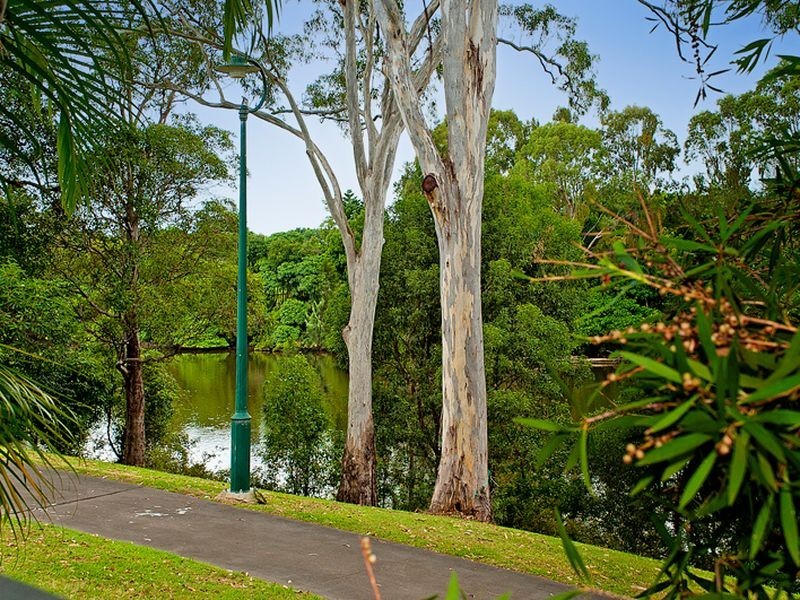 31 Riverwood Drive, Ashmore QLD 4214