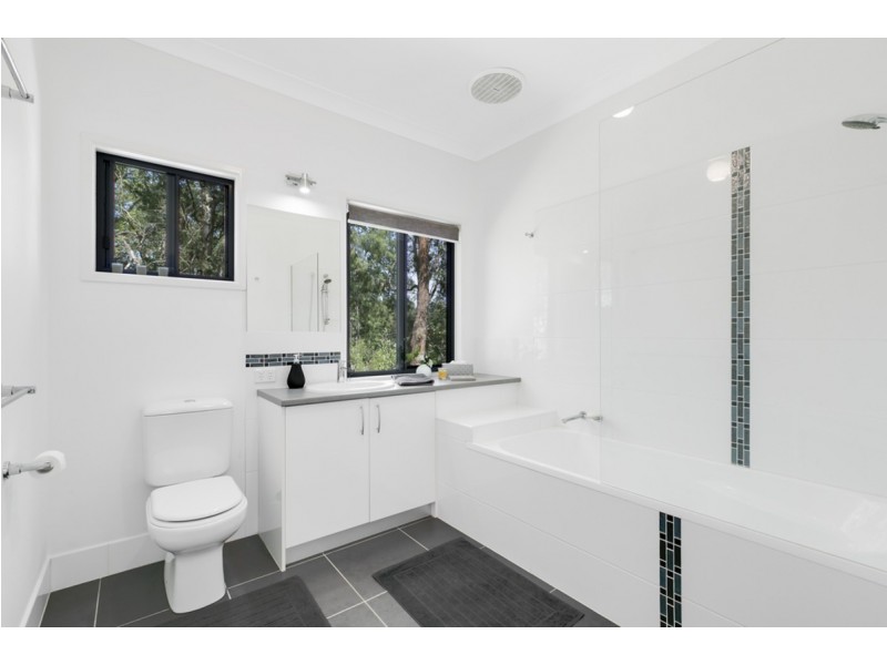 17 Kookaburra Drive, Gilston QLD 4211