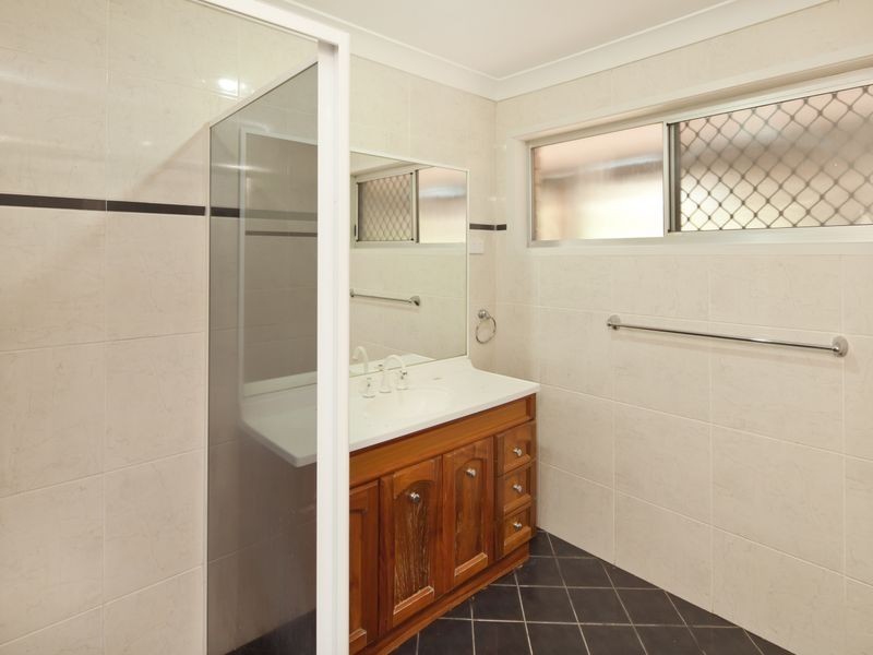 6 Wirraway Place, Worongary QLD 4213