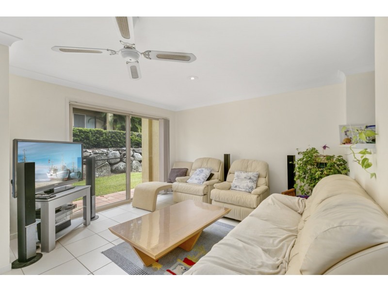 18/152 Palm Meadows Drive, Carrara QLD 4211