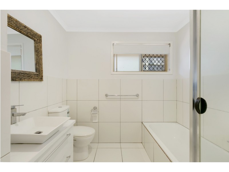 20 Sue Court, Highland Park QLD 4211