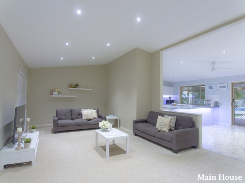 135 Castle Hill Drive, Gaven QLD 4211