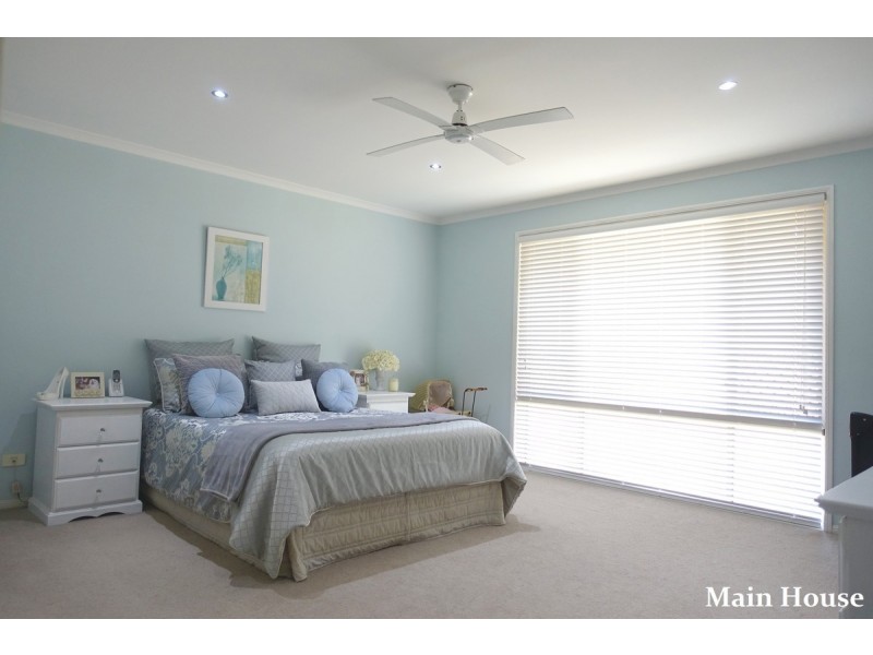 135 Castle Hill Drive, Gaven QLD 4211