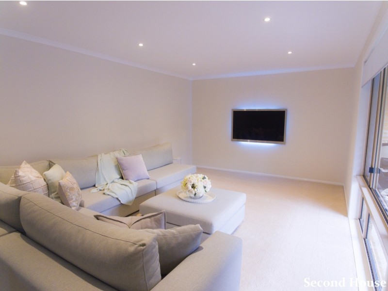 135 Castle Hill Drive, Gaven QLD 4211