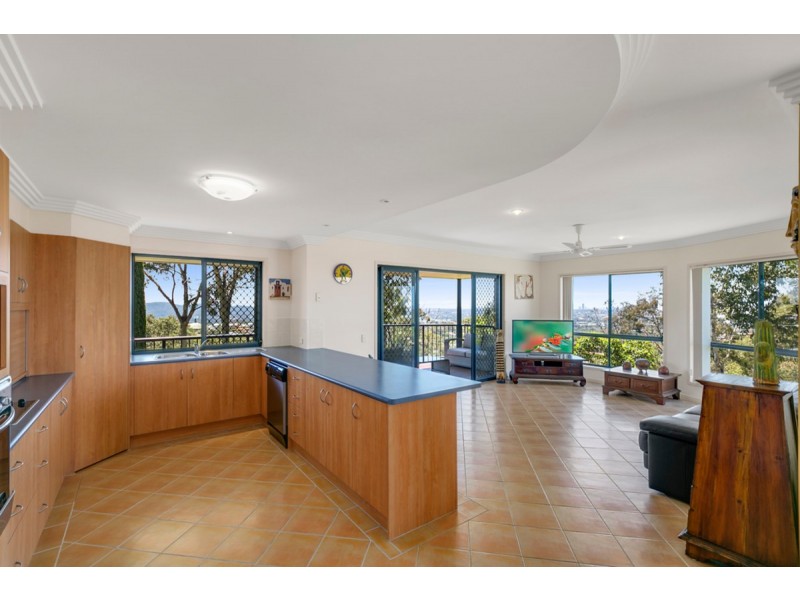 10 Ramada Place, Highland Park QLD 4211