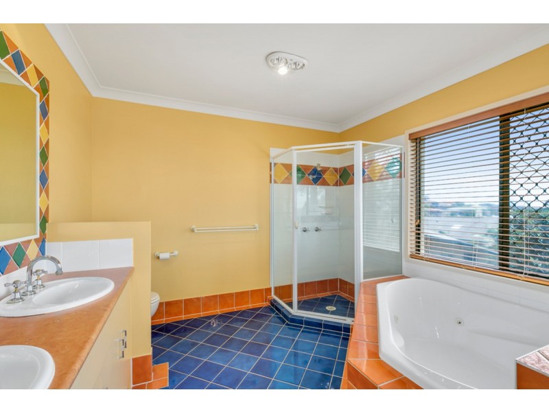 10 Ramada Place, Highland Park QLD 4211