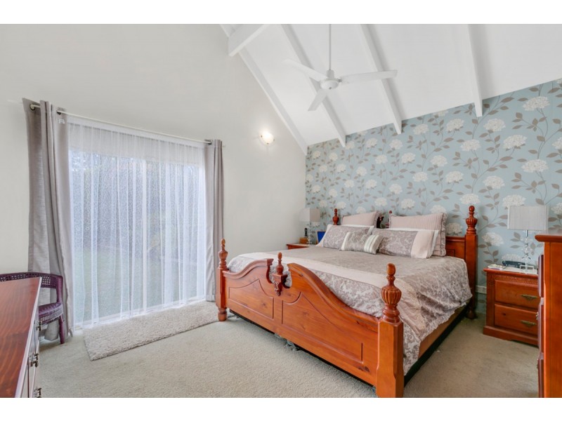 7 John Munro Court, Carrara QLD 4211