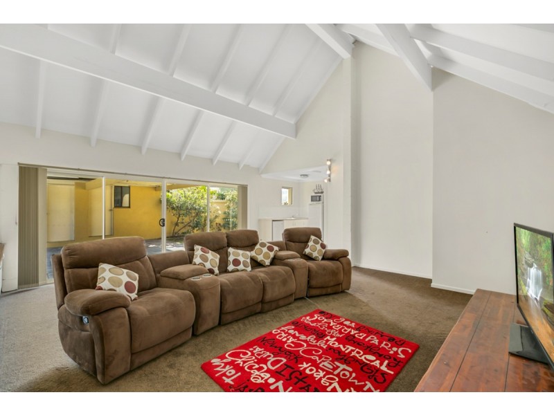 7 John Munro Court, Carrara QLD 4211