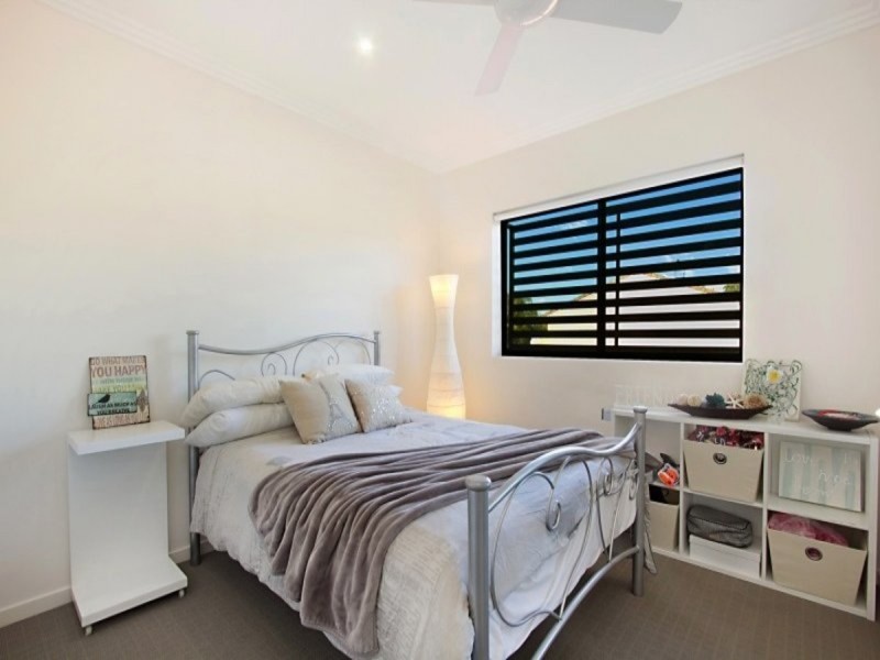 11/15-17 Bullimah Avenue, Burleigh Heads QLD 4220