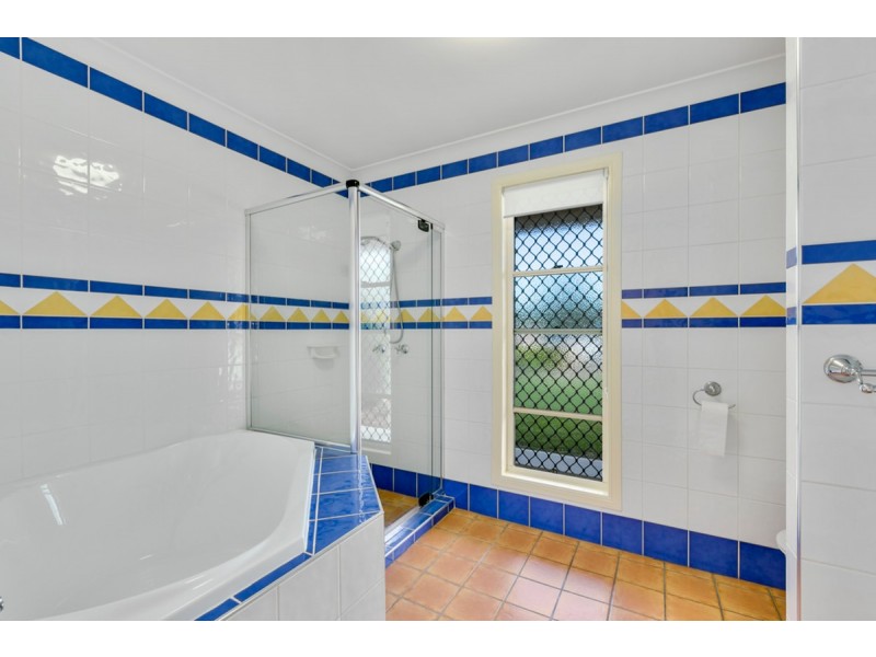 120-122 Banyula Drive, Gaven QLD 4211