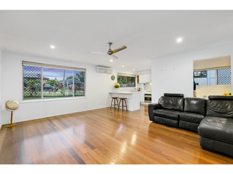 1 Mitchell Avenue, Molendinar QLD 4214