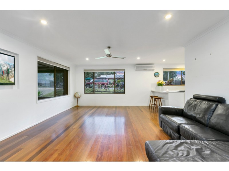 1 Mitchell Avenue, Molendinar QLD 4214