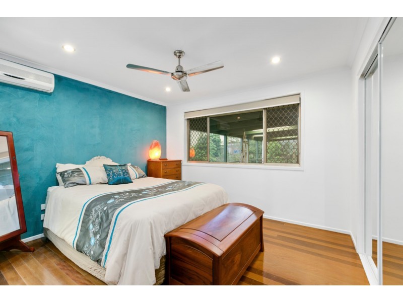 1 Mitchell Avenue, Molendinar QLD 4214