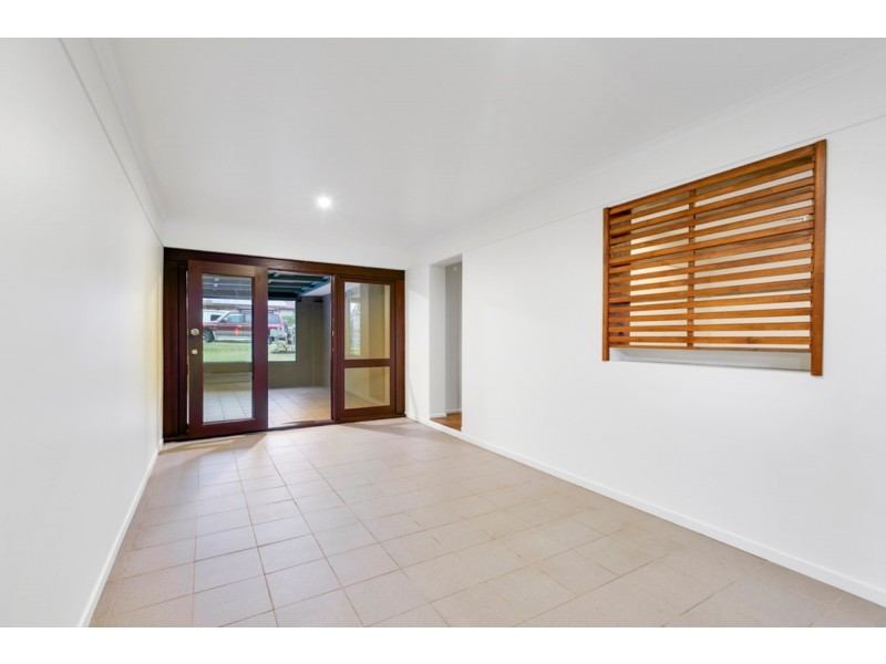 1 Mitchell Avenue, Molendinar QLD 4214