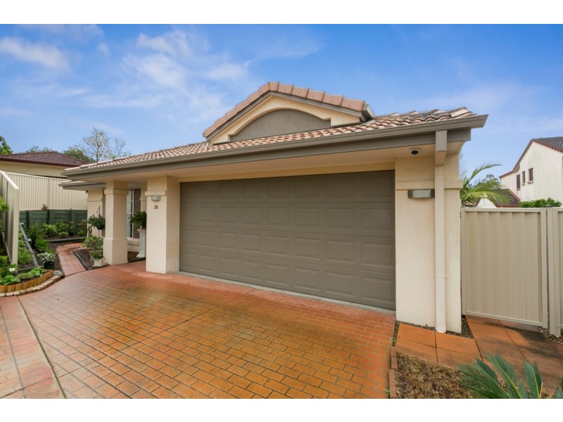20 Royal Court, Ashmore QLD 4214
