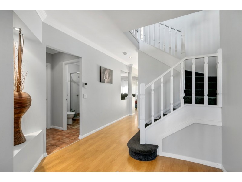 123 Armstrong Way, Highland Park QLD 4211