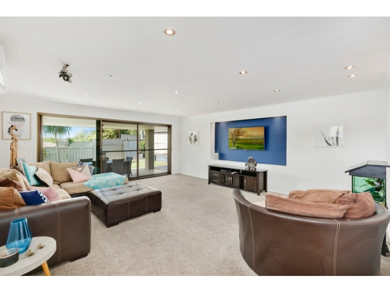 4 Amethyst Court, Carrara QLD 4211