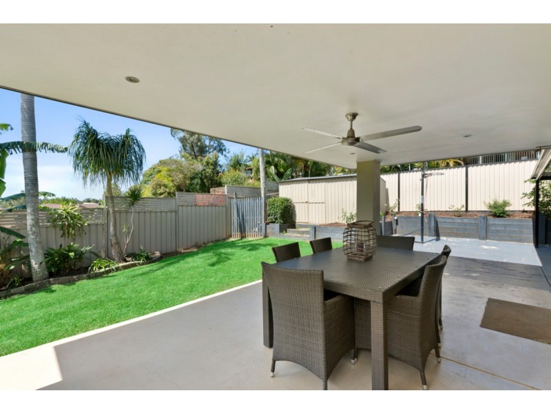 4 Amethyst Court, Carrara QLD 4211