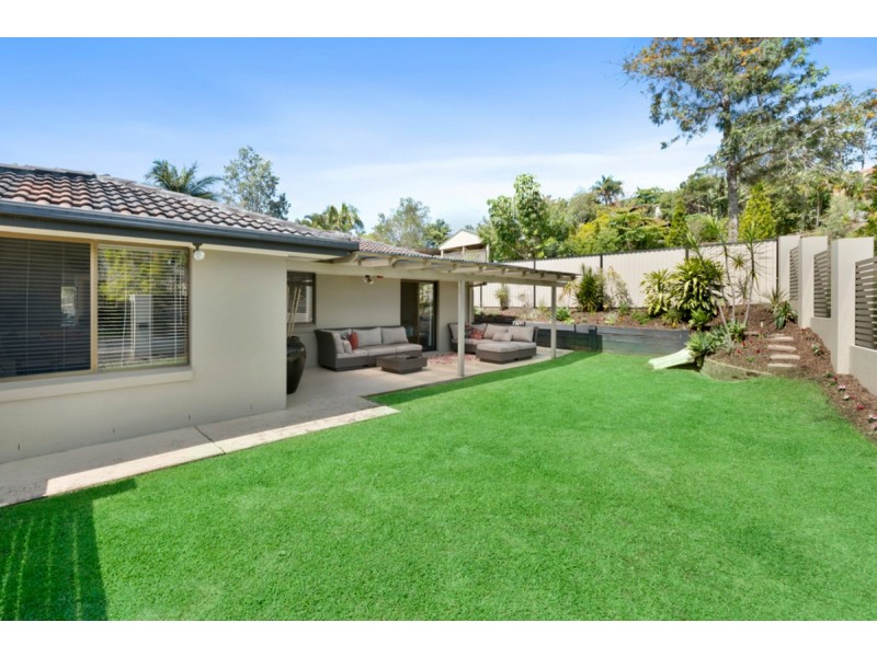 4 Amethyst Court, Carrara QLD 4211