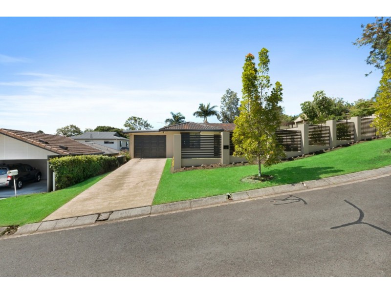 4 Amethyst Court, Carrara QLD 4211