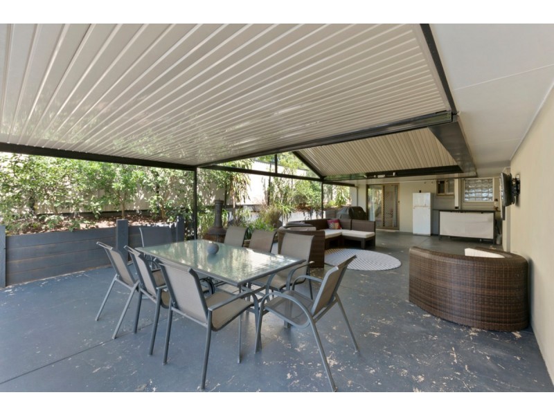 4 Amethyst Court, Carrara QLD 4211