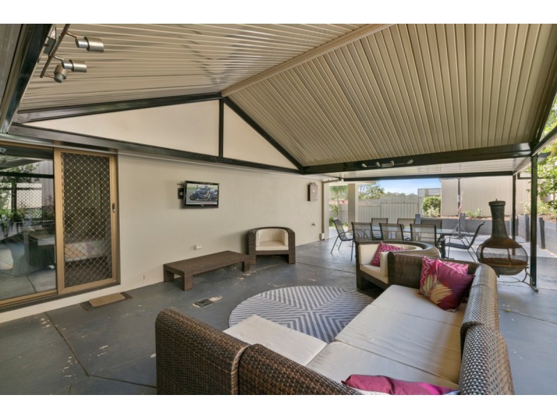 4 Amethyst Court, Carrara QLD 4211