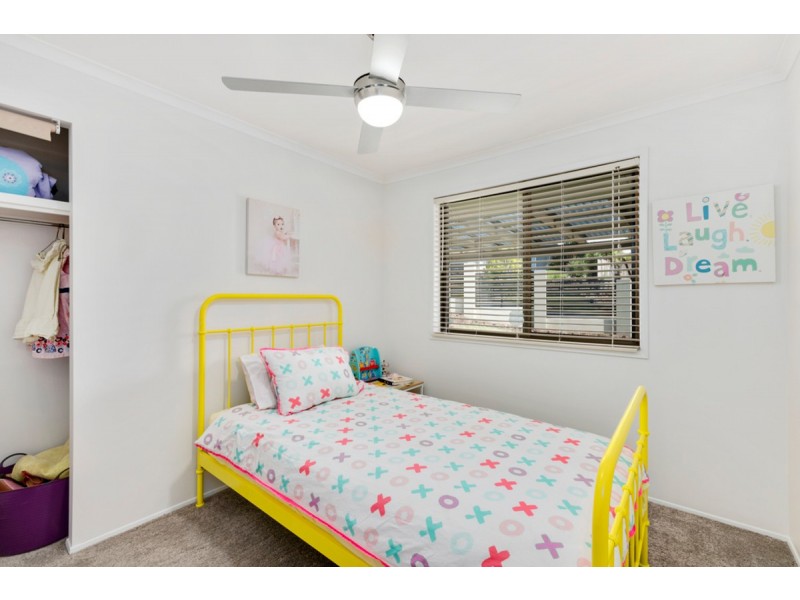 4 Amethyst Court, Carrara QLD 4211