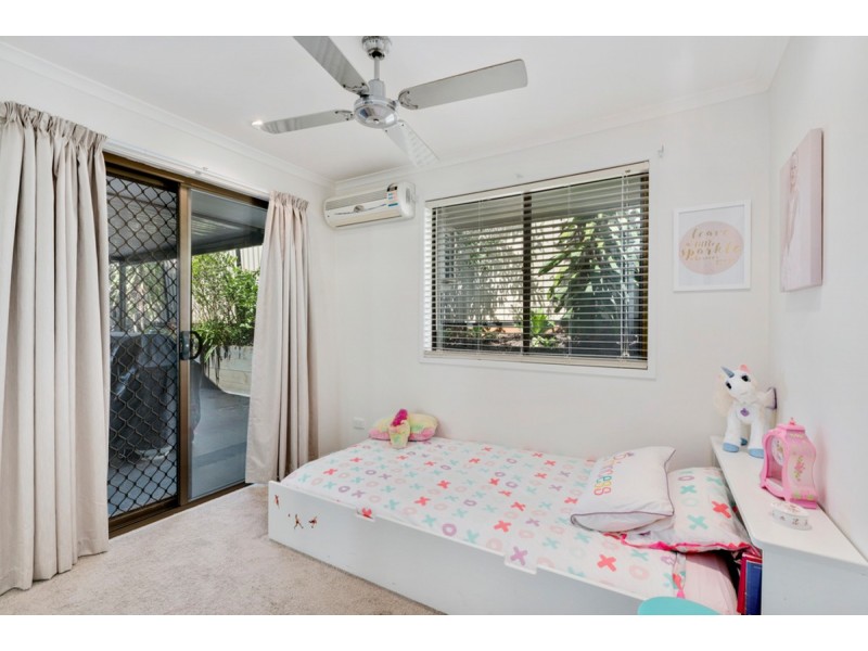 4 Amethyst Court, Carrara QLD 4211