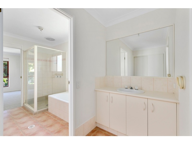 41 Paddington Drive, Carrara QLD 4211