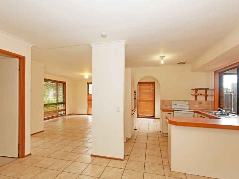 11 Cambridge Court, Carrara QLD 4211