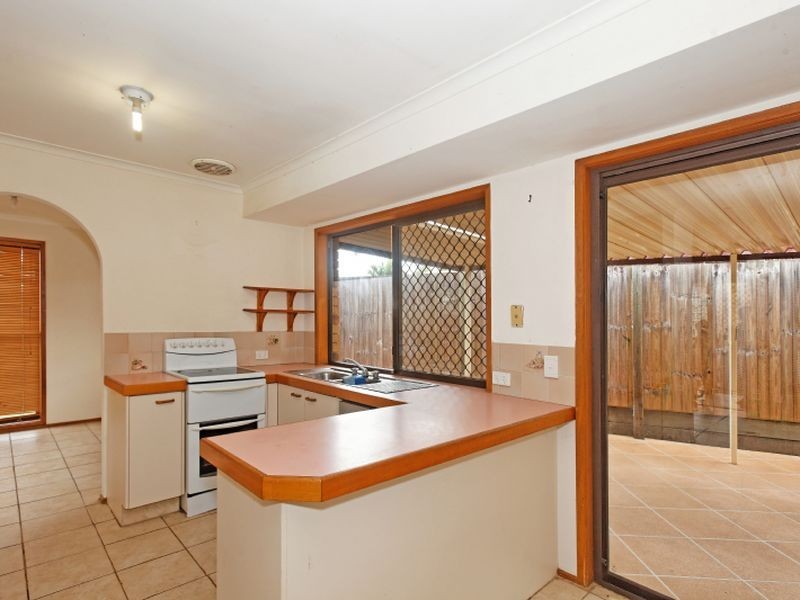 11 Cambridge Court, Carrara QLD 4211