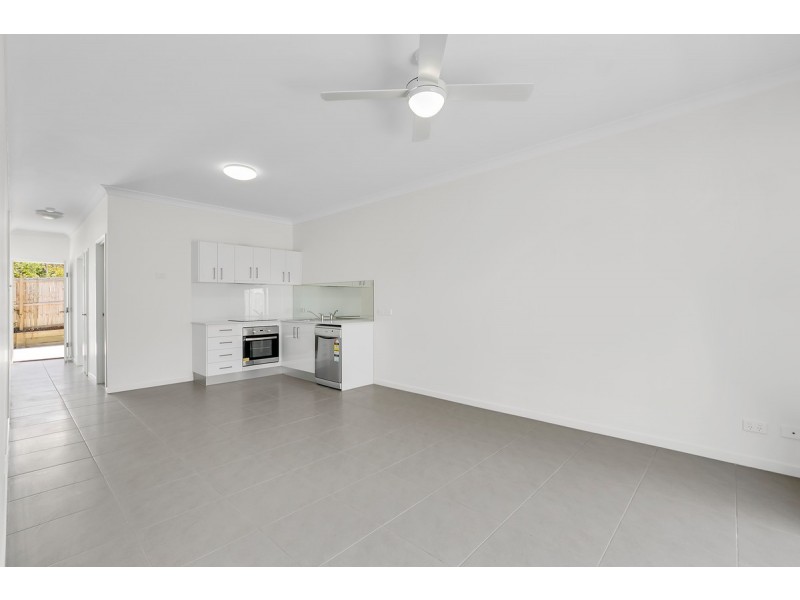 2/9 Wundowie Street, Nerang QLD 4211