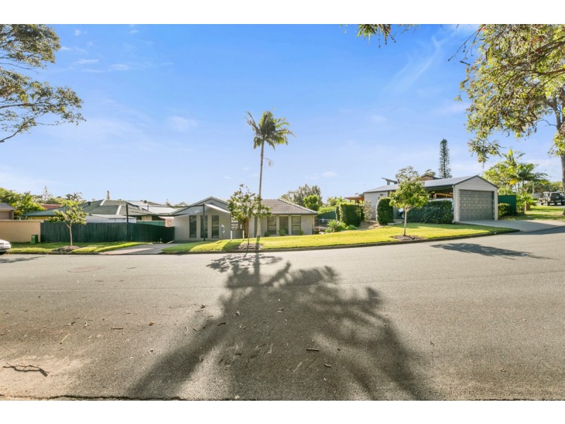 4 Kittani Crescent, Ashmore QLD 4214