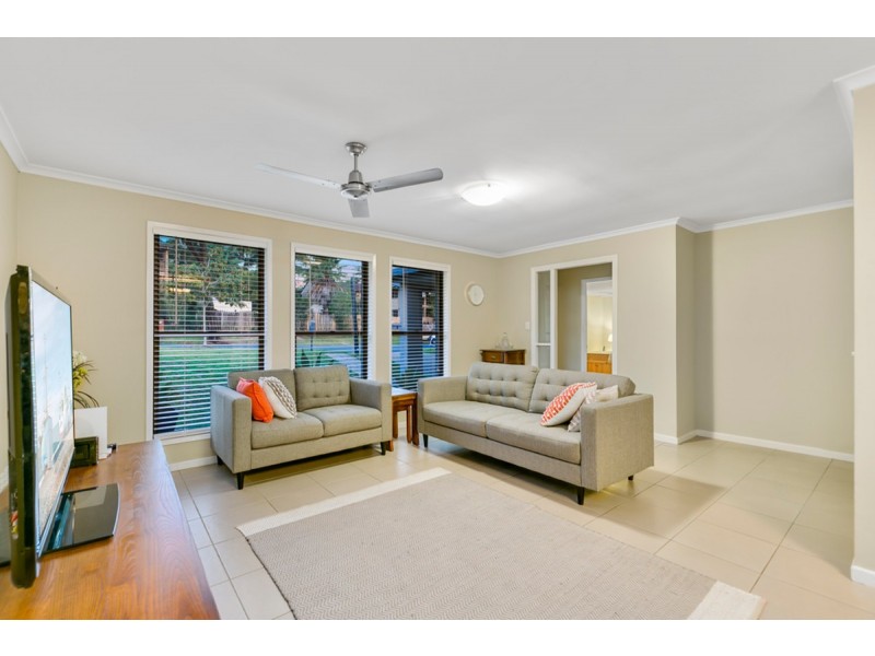 4 Kittani Crescent, Ashmore QLD 4214
