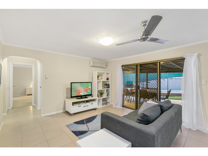 4 Kittani Crescent, Ashmore QLD 4214